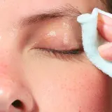 Clarins Instant Eye Make Up Remover двухфазная жидкость для снятия макияжа с глаз 125 мл — фото 2