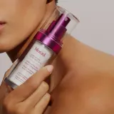 Нежное отшелушивающее сыворотка для зрелой проблемной кожи лица Murad Чувствительная кожа сердцелистный нежный сыворотка для поверхностного омоложения, 30 мл — фото 3