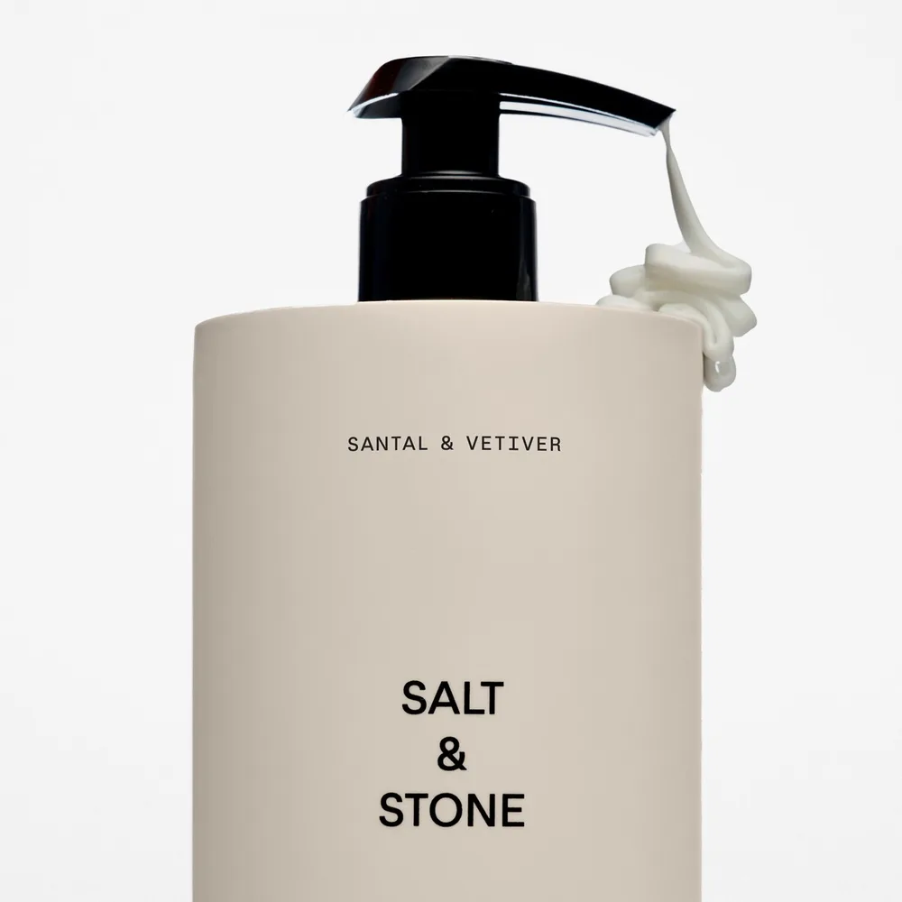 Крем для тела с ароматом сандалового дерева и ветивера Salt And Stone, 450 мл