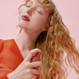 Набор средств для ухода за телом Rare Beauty Mini Find Comfort: Awaken Confidence, 75 мл — фото 3