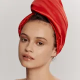 Шелковый красный тюрбан для волос GLOV Hair Wrap Satin Red, 1 шт — фото 3