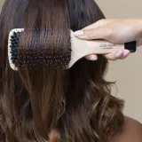 Hair Rituel by Sisley The Pocket Brush Radiance and Softness мини-щётка для волос, мини szczotka — фото 1