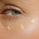 Крем для глаз Summer Fridays Light Aura Vitamin C + Peptide, 15 мл — фото 2