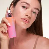 Сыворотка с коллагеном в спрее для зрелой и проблемной кожи лица Kosas Plump + Juicy Spray, 100 мл — фото 1