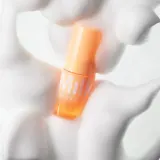 Рассветляющий пенковый тональный крем Milk Makeup Cloud Glow Primer, 27 мл — фото 3