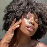 Крем увлажняющий и укрепляющий для лица Summer Fridays Crème Riche Effet Coussin, 50 мл — фото 1