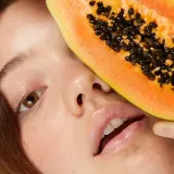 Пенка для лица: Папайя + Витамин C Youth To The People Brightening and exfoliating Superfruit cleansing gel, 150 мл — фото 4