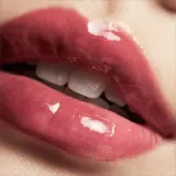 Блеск для губ с маслом ши Fenty Beauty Mini Gloss Bomb Universal Lip Luminizer, 5.5 мл, оттенок Fu$$y — фото 3