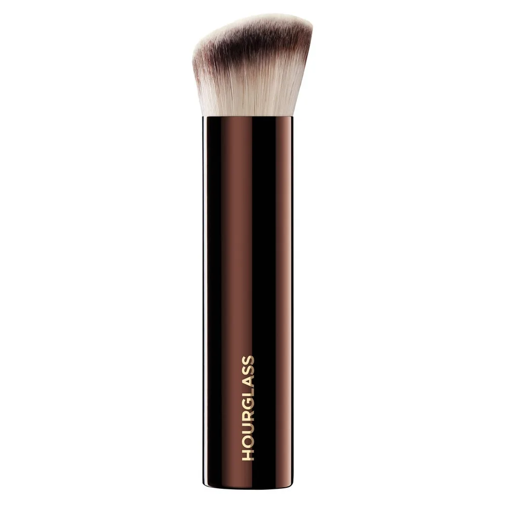 Hourglass Vanish Seamless Finish кисть для тональной основы