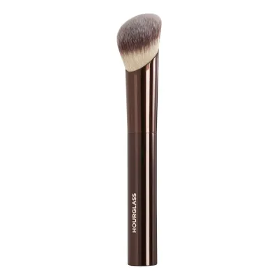 Hourglass Ambient Soft Glow Foundation Brush кисть для тональной основы 1 шт