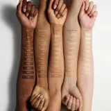 Тональный крем для лица Fenty Beauty Soft' Lit Naturally Luminous Foundation, 32 мл, оттенок 210 — фото 2