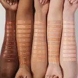 Длительный увлажняющий корректор Fenty Beauty Мы в расчете, 9 мл, оттенок 200C — фото 1