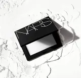 Пудра в компактной упаковке NARS Light Reflecting Setting Powder Pressed, Crystal, 10 г — фото 3