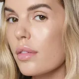 Пудра для лица, придающая коже сияющий блеск Anastasia Beverly Hills Glow Seeker Highlighter, 11 г, оттенок Sun Idol — фото 3