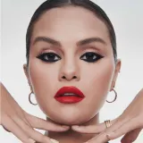 Помада для губ "Красный поцелуй" Rare Beauty Kind Words, 0.4 г, оттенок Gifted — фото 4