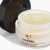 Маска для лица для зрелой проблемной кожи: Маска Ревитализирующая Chanel N°1 DE CHANEL, 50 г — фото 1