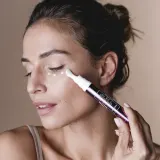 Sisley Black Rose Eye Contour Fluid флюид для кожи вокруг глаз освежающий, 14 мл — фото 3