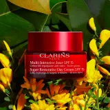 Clarins Super Restorative Крем для лица дневной SPF 15 50 мл — фото 1