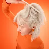 amika Perk Up Ultra — сухой шампунь для жирной кожи головы, 245 мл — фото 3