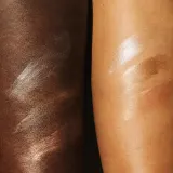 Sol de Janeiro Glowmotions Glow Oil масло для тела мерцающее питательное Carnaval Queen 75 мл — фото 2
