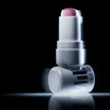 Milk Makeup Cooling Water Jelly Shimmer Stick хайлайтер-стик для лица и глаз 5 г, оттенок WATER ICE POP — фото 4