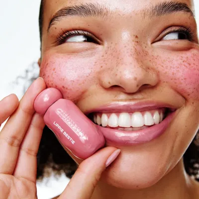 Glowery Lippie Bestie — увлажняющее масло для губ с зеркальным блеском, 10 мл