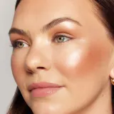 Tarte Glow Wardrobe палетка хайлайтеров для лица и век 4 по 1,6 г — фото 3