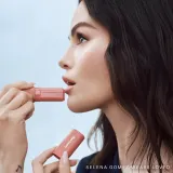 Rare Beauty Find Comfort Lip Butter бальзам-маска для губ 4 г, оттенок Uplifting — фото 1