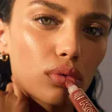 Kosas Lip Pulse блеск для губ с эффектом объёма 12,5 мл, оттенок Unspoken — фото 4