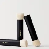 Merit Beauty Brush кисть для макияжа универсальная 1 шт — фото 3