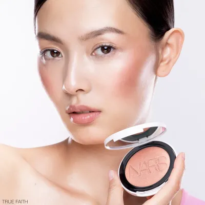 NARS Light Reflecting Luminizing Blush перламутровые сияющие румяна 5.5 г