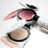 NARS Light Reflecting Luminizing Blush перламутровые сияющие румяна 5.5 г, оттенок Inferno — фото 5