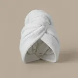 Luare The Hair Hug Towel лёгкое впитывающее полотенце-тюрбан для волос из микрофибры, оттенок Off-white — фото 1