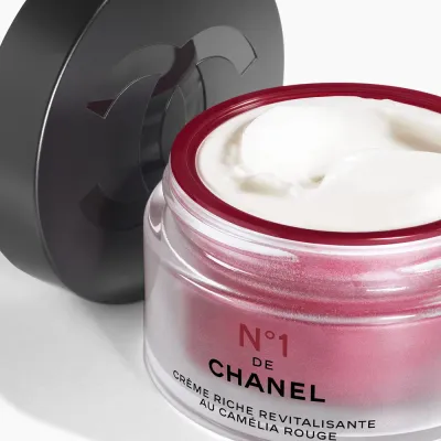Chanel Насыщенный ревитализирующий крем для лица с красной камелией, 50 г