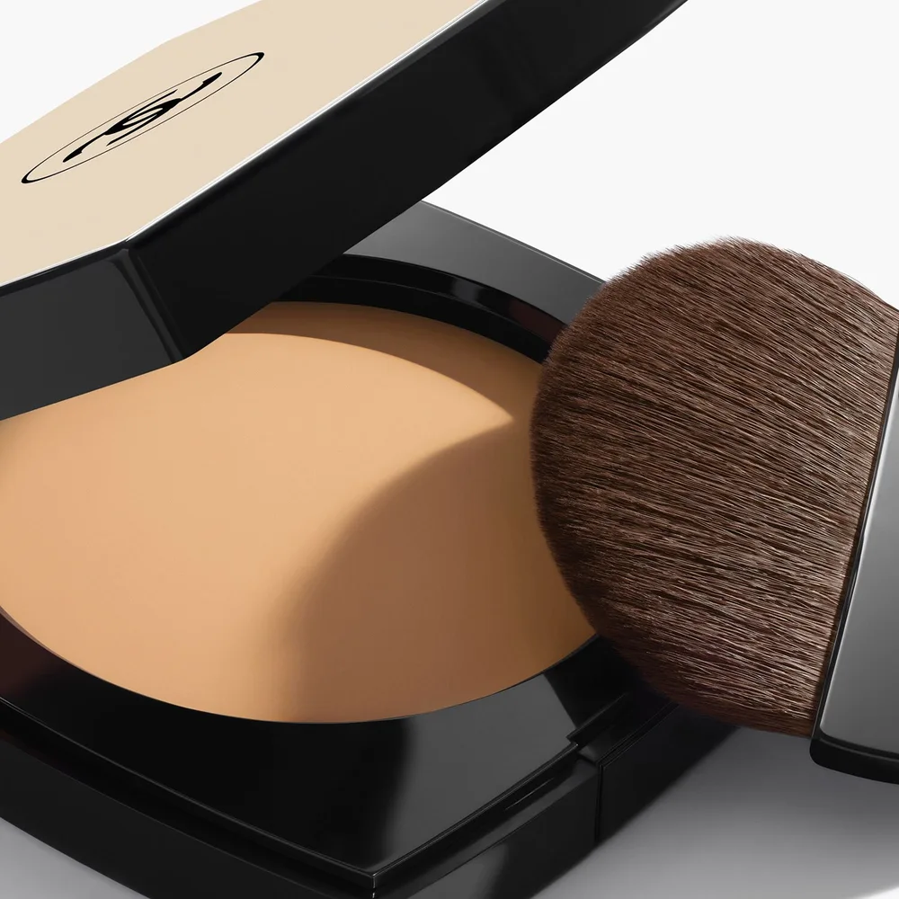 Chanel LES BEIGES, компактная пудра для лица, 12 г, оттенок B10