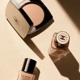 Chanel LES BEIGES, компактная пудра для лица, 12 г, оттенок B10 — фото 3