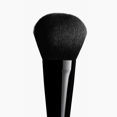 Chanel Les Pinceaux de Chanel кисть для румян 110, 1 шт, 1 pce