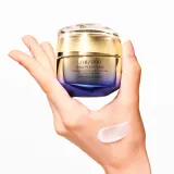 Shiseido Vital Perfection Uplifting and Firming Advanced Cream сменный блок крема для лица 50 мл — фото 2