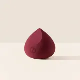 Rare Beauty Soft Touch спонж для растушёвки макияжа Bordeaux — фото 2