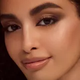 Rare Beauty Essential Neutrals палетка теней для век 8 нейтральных оттенков 9,7 г — фото 4