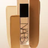 NARS Natural Radiant Longwear тональный крем стойкий, 30 мл, оттенок Mont Blanc — фото 4