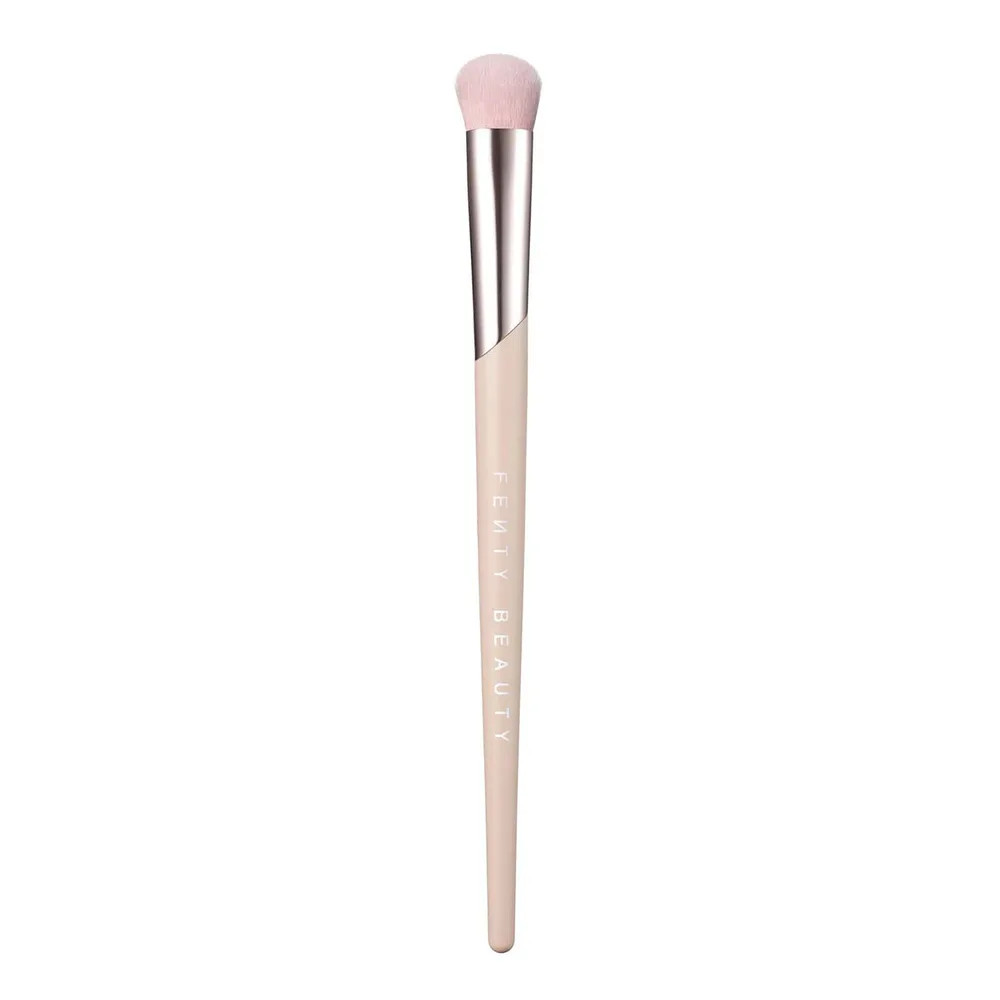 Fenty Beauty Precision Concealer Brush 180 кисть для консилера скошенная