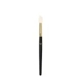 Кисть для макияжа M Brush by Maxineczka 05 с мягким ворсом, для точного нанесения и растушевки — фото 1