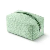 Косметичка KIKO Milano Teddy Touch Beauty Bag с эффектом плюша, мятно-зеленая, серебристая ручка, 20x11x10 см — фото 2