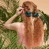 Резинка для волос Almania Scrunchie шелковая сатиновая, оттенок бутылочная зелень — фото 2