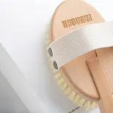 Щётка для сухого массажа тела Hhuumm No.2P со съёмным черенком для спины, растительное волокно тампико, промасленный бук — фото 4