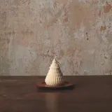 Свеча декоративная Magic home Christmas Tree ёлка, соевый воск и хлопковый фитиль, высота 10 см — фото 1