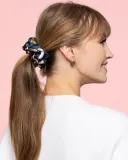 Резинка для волос Almania Scrunchie шёлковая с узором Felicja, тутовый шёлк, 1 шт — фото 2