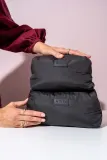 Набор косметичек мягких MINTI Collection Pillow Puff Bag объёмные, 2 шт: Large 27 x 14,5 x 17 см + Small 20 x 13,5 x 16 см, чёрные — фото 3