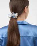 Резинка для волос Almania Scrunchie шёлковая с узором Toile de Jouy, гравюрный принт, 1 шт — фото 2